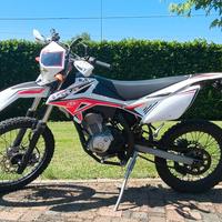 moto 125 E2 DEL 2015