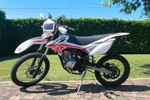 moto 125 E2 DEL 2015