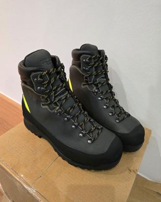 Nuovi scarponi montagna Saftrex GORETEX