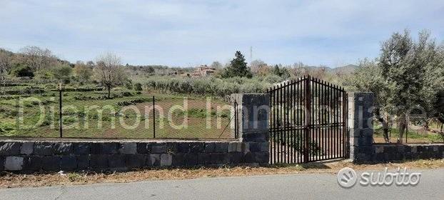 Terreno 15.000 mq a piedimonte etneo - Vista 2