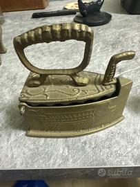 Antico Ferro da Stiro in Ottone - Miniatura da Col
