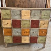 Comoncino con 20 cassetti laccato