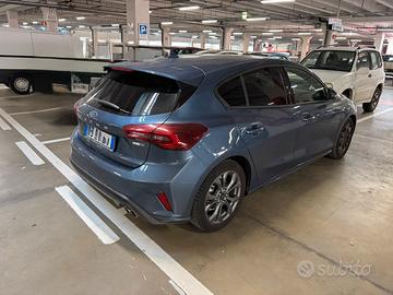 Ford focus st line x hybrid