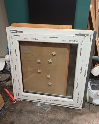Finestra aluplast doppio vetro 80x85