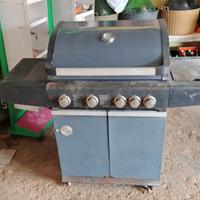 Grill più fornello , entrambi a gas