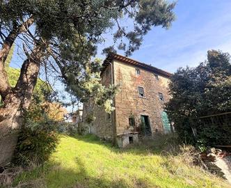 Appartamento di 380 m² con più di 5 locali e posto