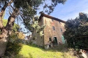 Appartamento di 380 m² con più di 5 locali e posto