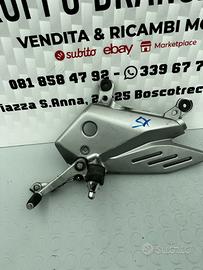 Staffa supporto pedana poggiapiedi sx Suzuki Inazu