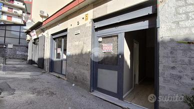 NEGOZIO A NAPOLI