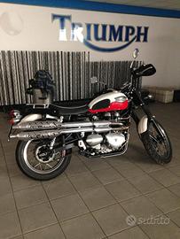 Moto Triumph scrambler 900
