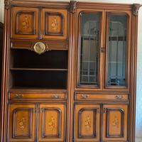 Mobile vetrina per sala antiquariato