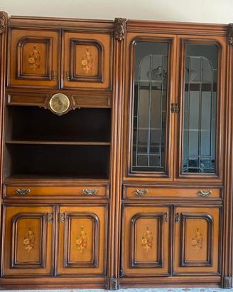 Mobile vetrina per sala antiquariato