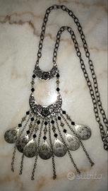 Collana etnica con medagliette