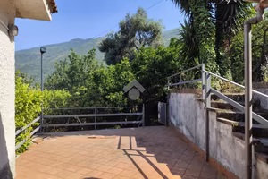 2 LOCALI A NOCERA INFERIORE
