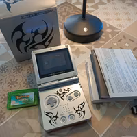 Nintendo GameBoy Advance SP + scatola + Pokémon 