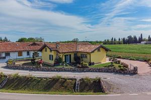 VILLA SU PIANO UNICO CON GIARDINO