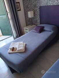 Letto singolo viola