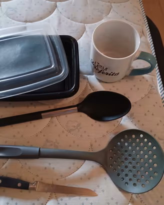 Set Utensili da Cucina + Contenitore e Tazza - Com