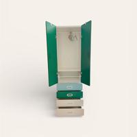 Mobile armadio Ikea con ante e cassetti colorati