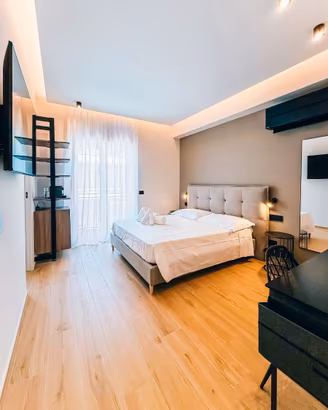 Appartamento Ristrutturato con Attività di B&B
