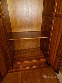 armadio in noce nazionale