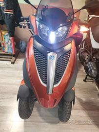 Piaggio MP3 300 hpe scooter a 3 ruote