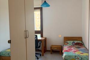 Singola arredata in appartamento
