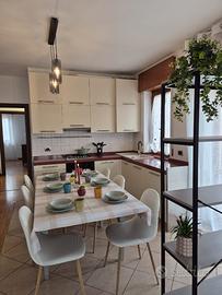 Appartamento con 4 o 5 camere in bifamiliare