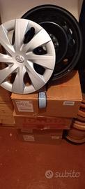 4 Cerchi in ferro 15" + Copricerchi Toyota