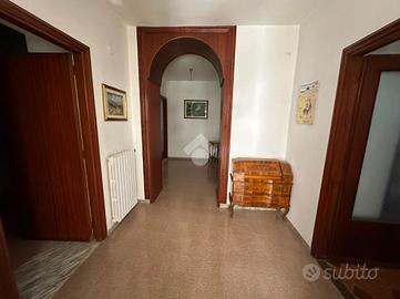 CASA SEMINDIPENDENTE A MONTESARCHIO