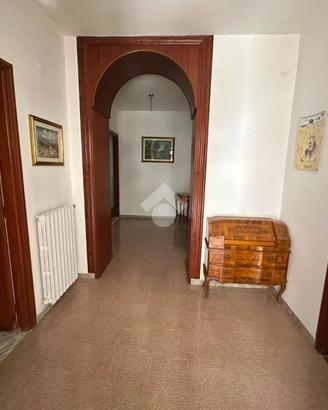 CASA SEMINDIPENDENTE A MONTESARCHIO