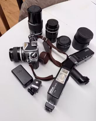 Fotocamera Nikon  + obiettivi e accessori