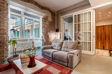 Appartamento di 140 m² con 5 locali e box auto a V