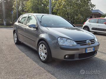 Volkswagen Golf V 1.6 GPL 102 CV