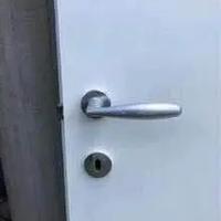 Maniglie porte in acciaio satinato