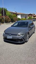 Volkswagen Golf 8 R line