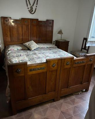 Letto matrimoniale d’epoca