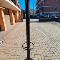 appendi abiti e porta ombrelli