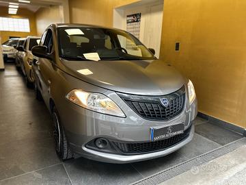 Lancia Ypsilon 1.0 FireFly Hybrid Silver Plus s&s 