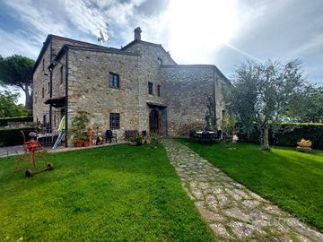 Rustico / Casale di 100 m² con 3 locali a Castelli