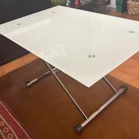 Tavolo regolabile in vetro temperato e acciaio