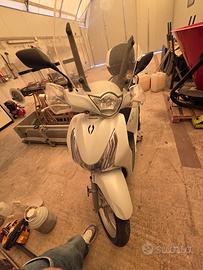 honda sh 150 bianco