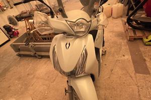 honda sh 150 bianco