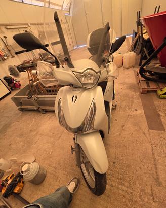 honda sh 150 bianco