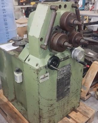 Macchine fabbro piegaprofili sega nastro trapano