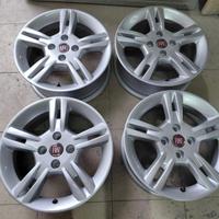 Cerchi in lega da 15 pollici Fiat grande punto