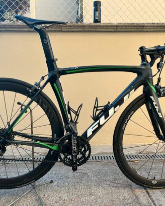 Bici Fuji SST carbonio