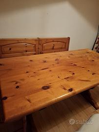 Tavolo e panca  in legno di pino