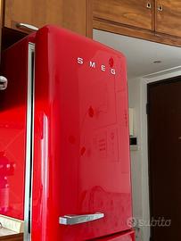 Frigorifero SMEG rosso
