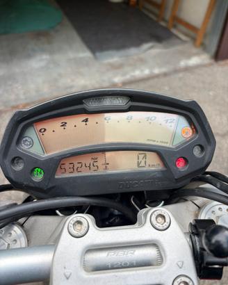 Ducati monster 696